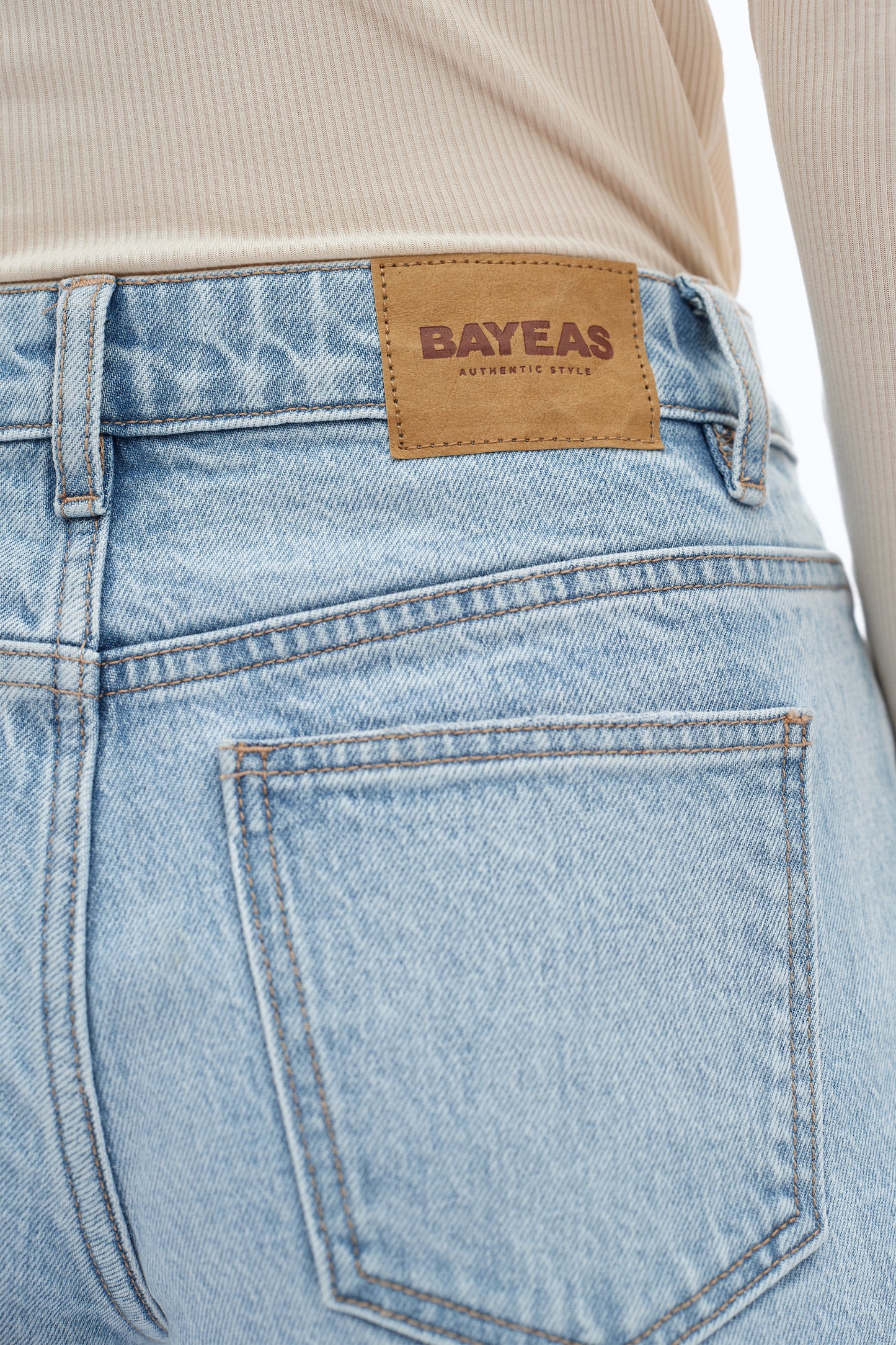 MID RISE BARREL LEG DENIM JEANS BYOX010 (BYHE248) LIGHT BLUE