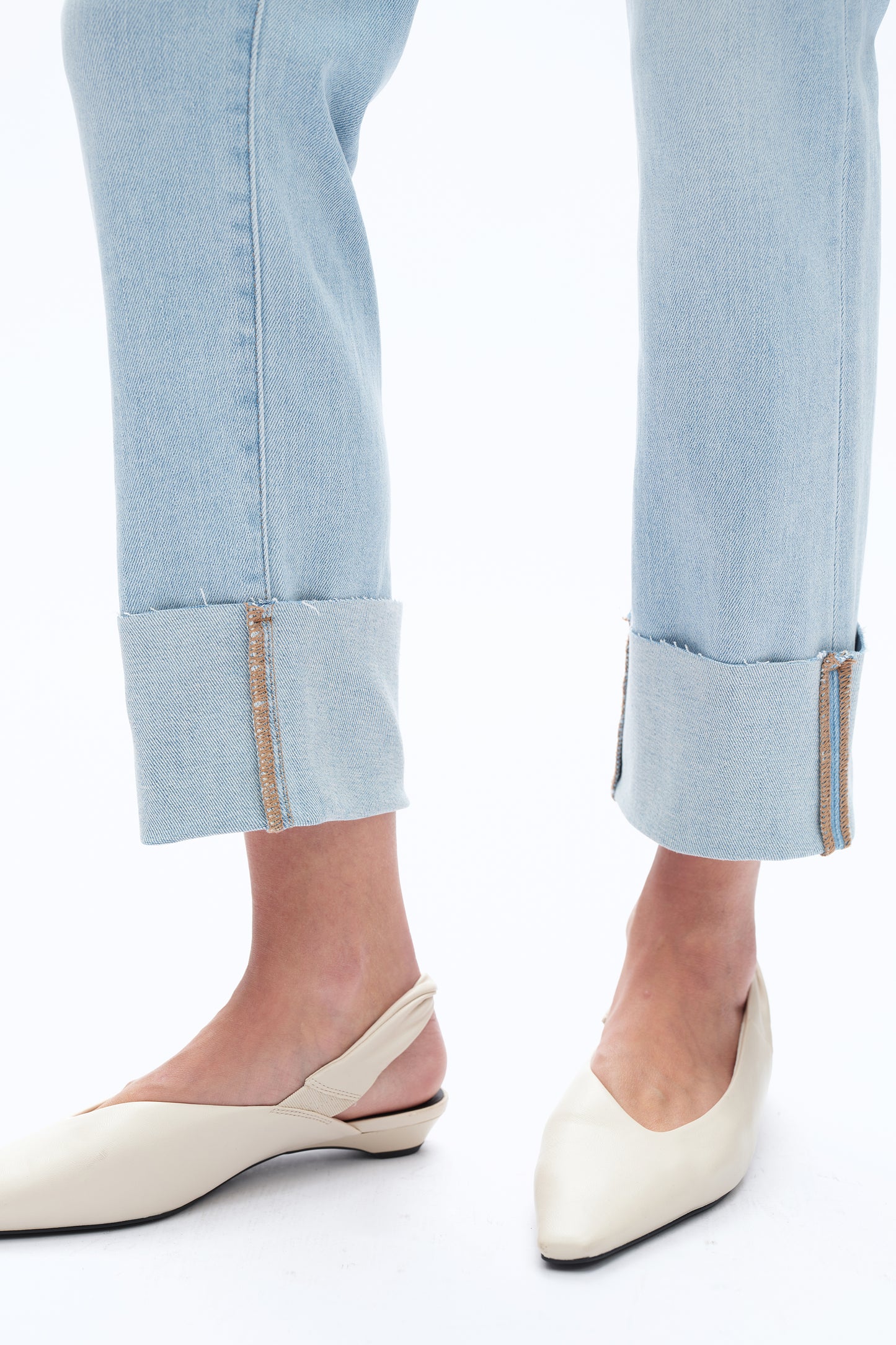 HIGH RISE STRAIGHT LEG DENIM JEANS WITH ROLLED HEM BYT5153 LIGHT BLUE