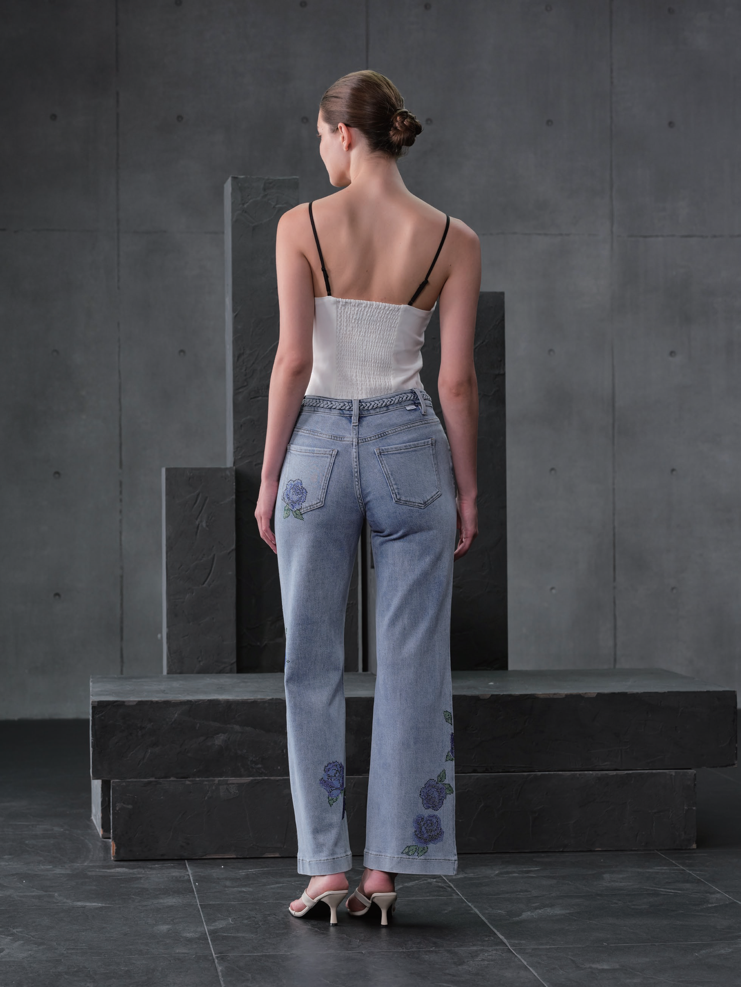 NEW YORK M-HIGH RISE WIDE LEG FULL JEANS BYW8424