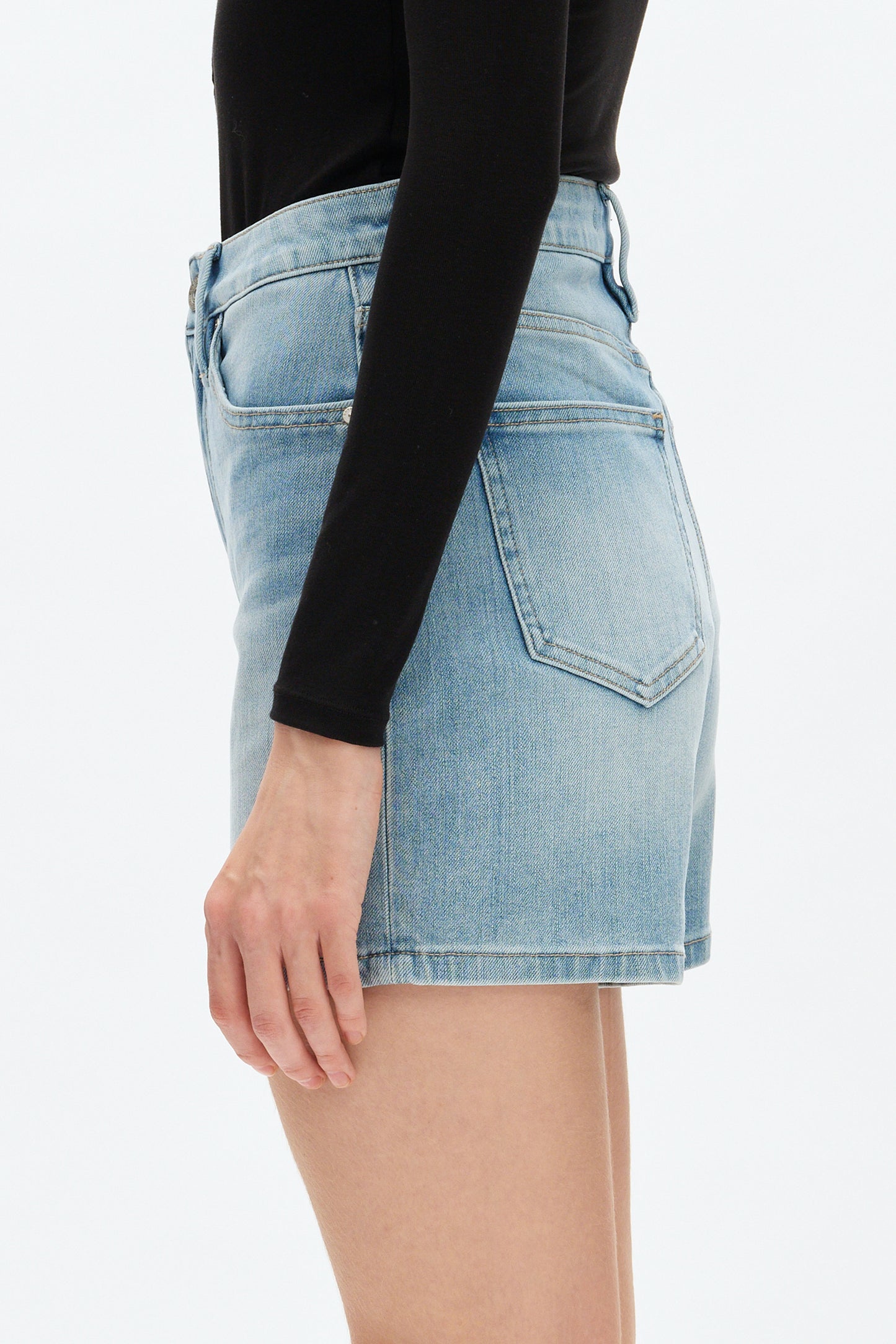 ELOWEN HIGH RISE SHORTS