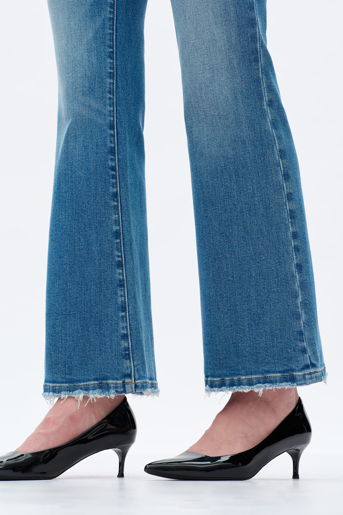 LOW RISE FLARE LEG