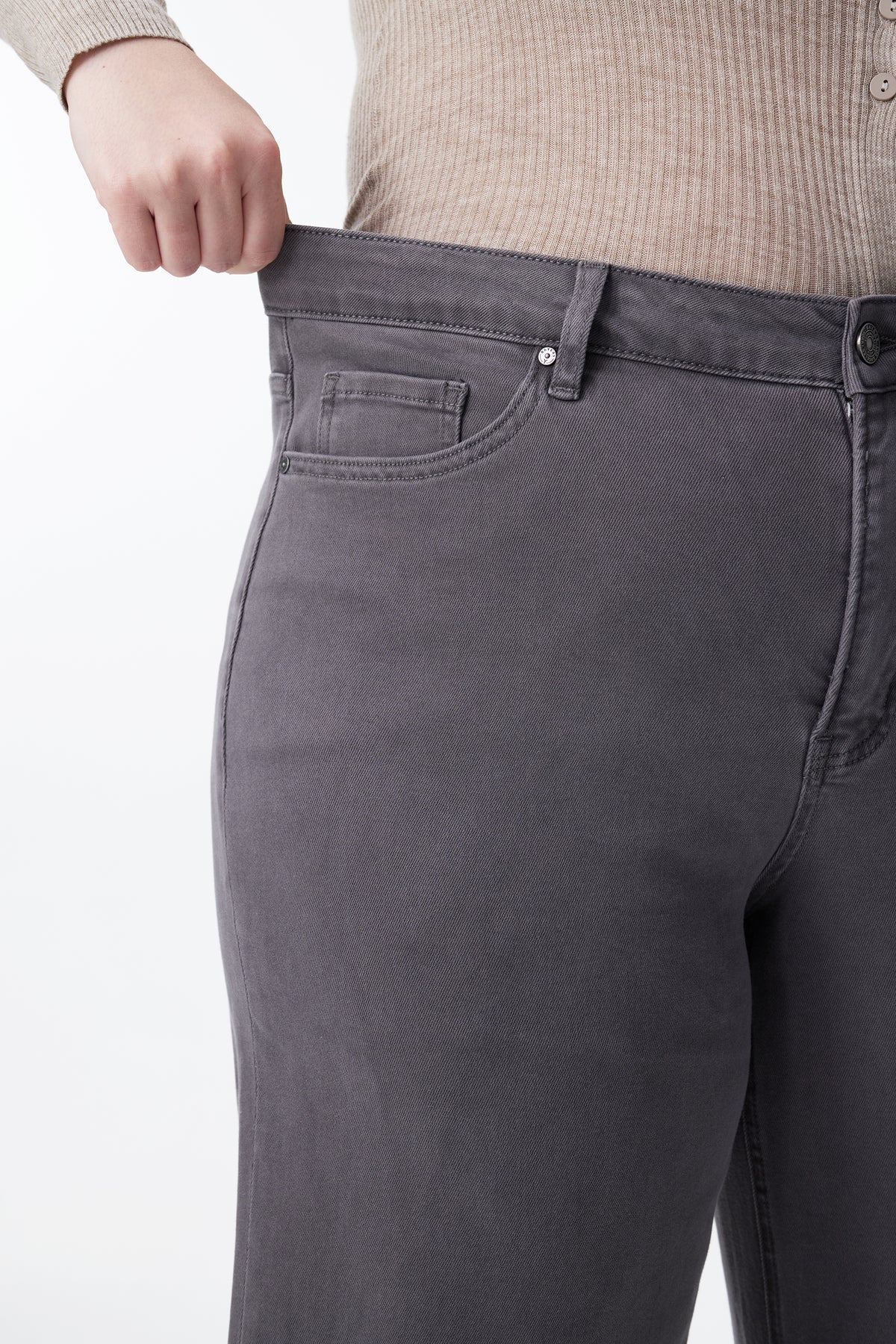 PLUS MID RISE STRAIGHT BYT5198-P GRAY