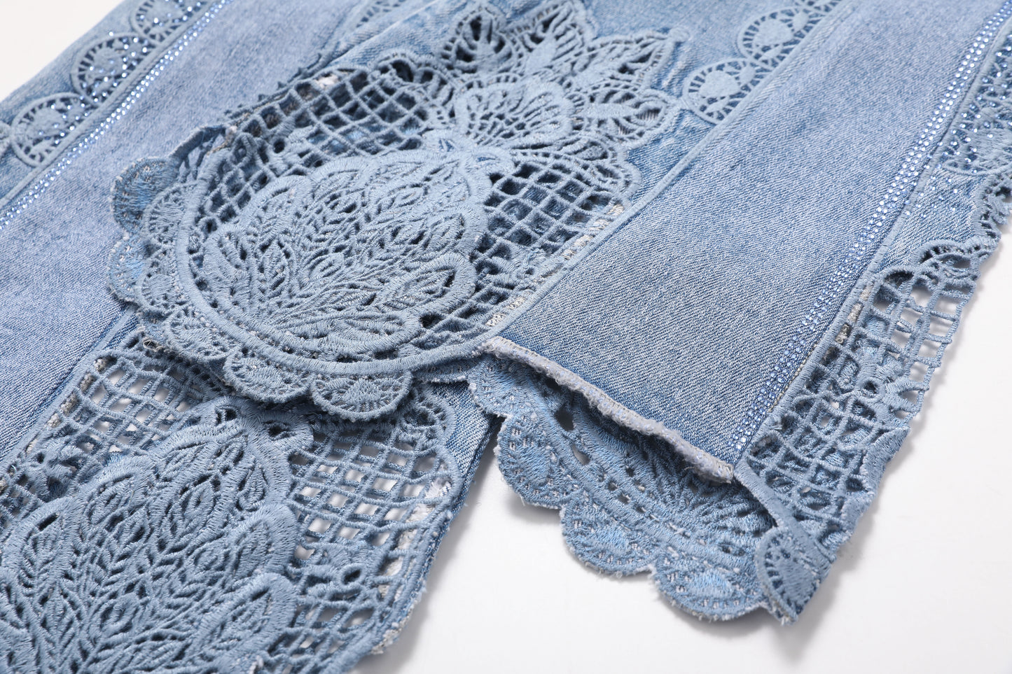 HIGH RISE EMBROIDERED FLARE ELG DENIM JEANS BYF1185 (BYMG001) MEDIUM BLUE