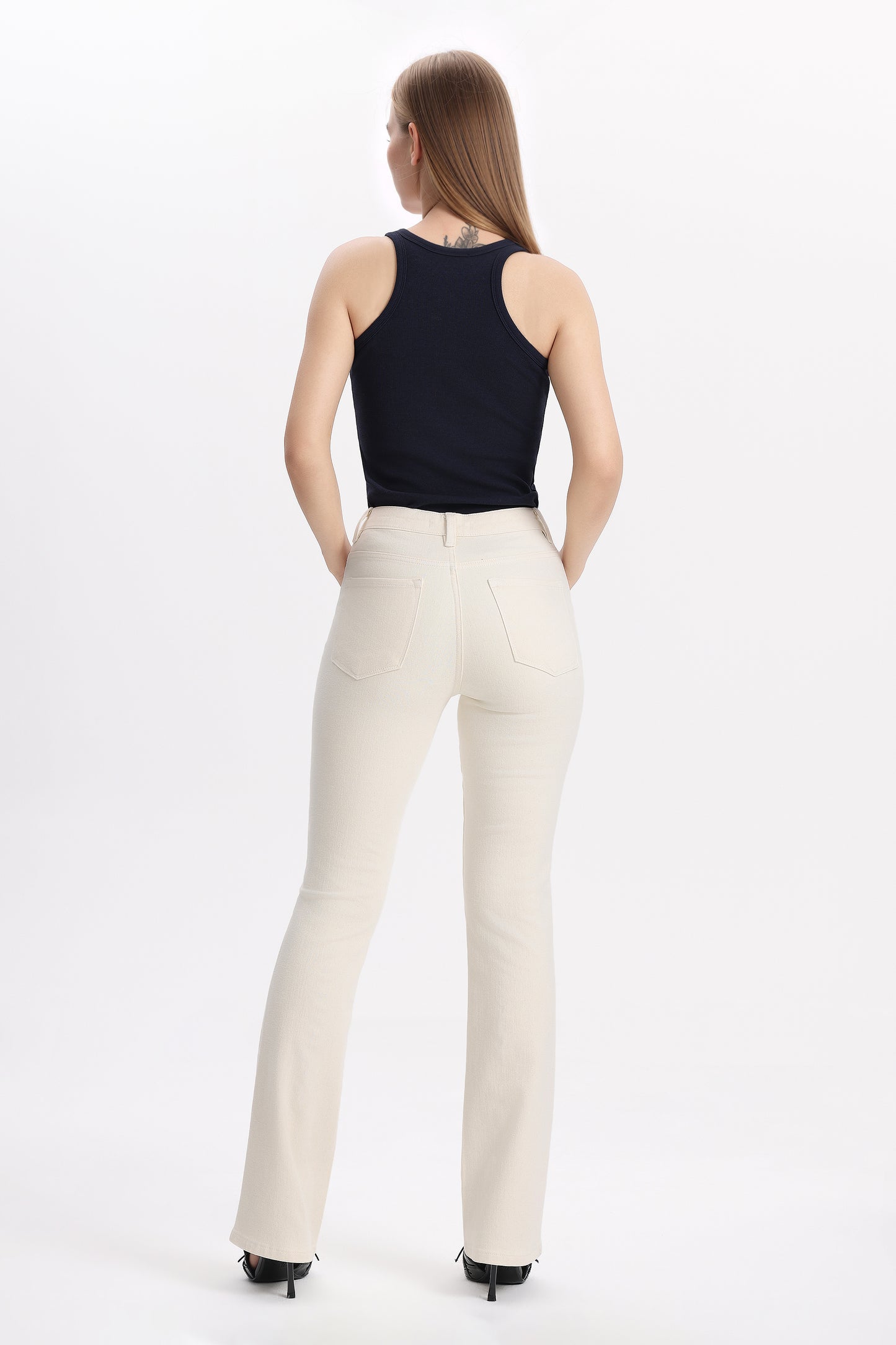 ELOWEN MID RISE BOOTCUT