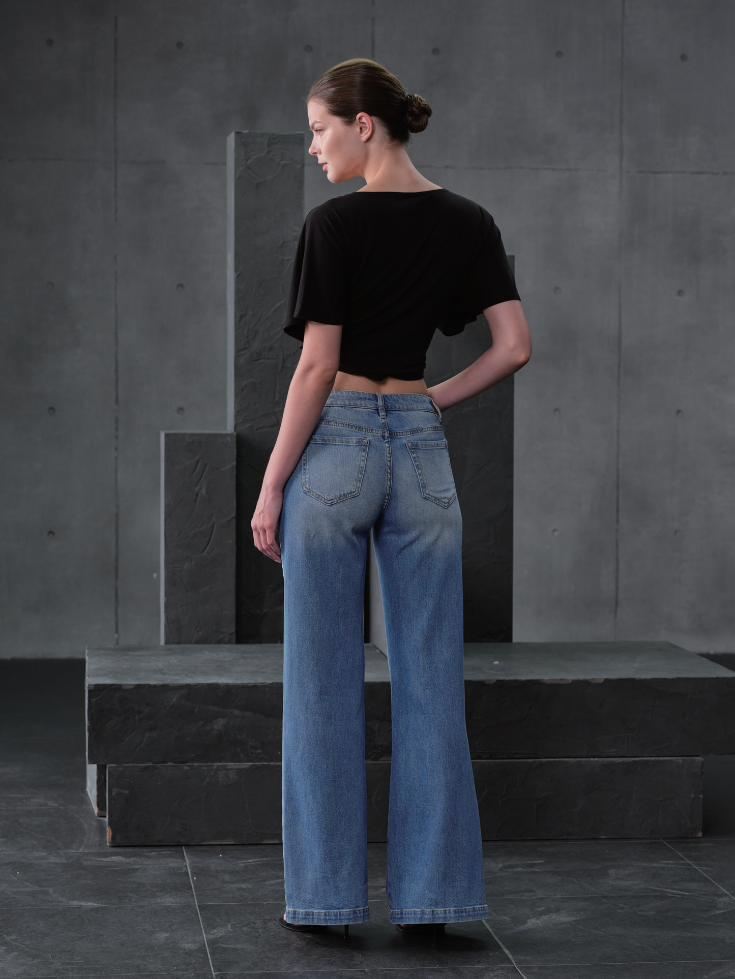 NEW YORK M-HIGH RISE FLARED WIDE LEG TALL JEANS BYW8411