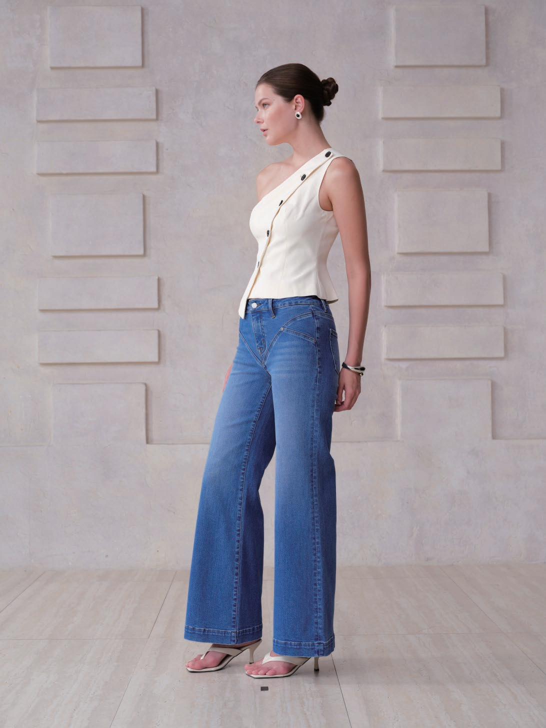 NEW YORK M-HIGH RISE FLARED WIDE LEG FULL JEANS BYW8406