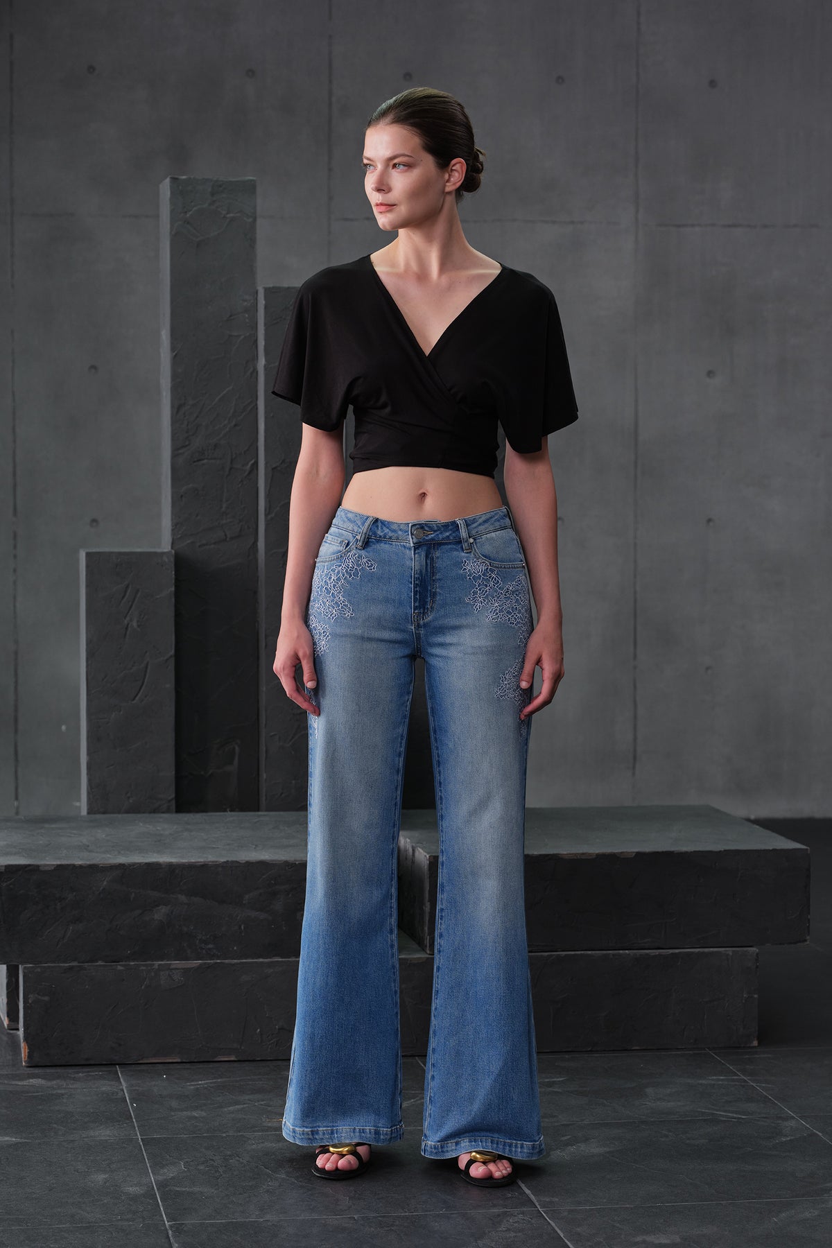 NEW YORK M-HIGH RISE FLARED WIDE LEG TALL JEANS BYW8411