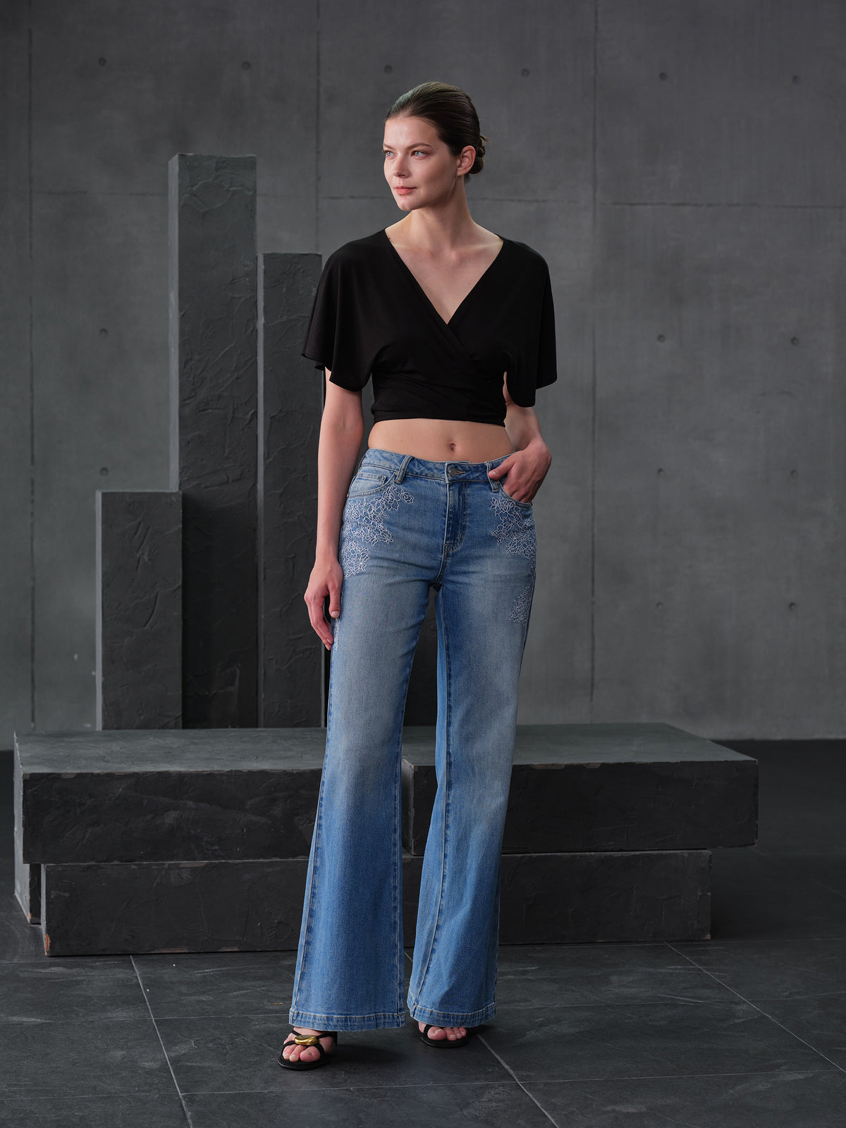 NEW YORK M-HIGH RISE FLARED WIDE LEG TALL JEANS BYW8411