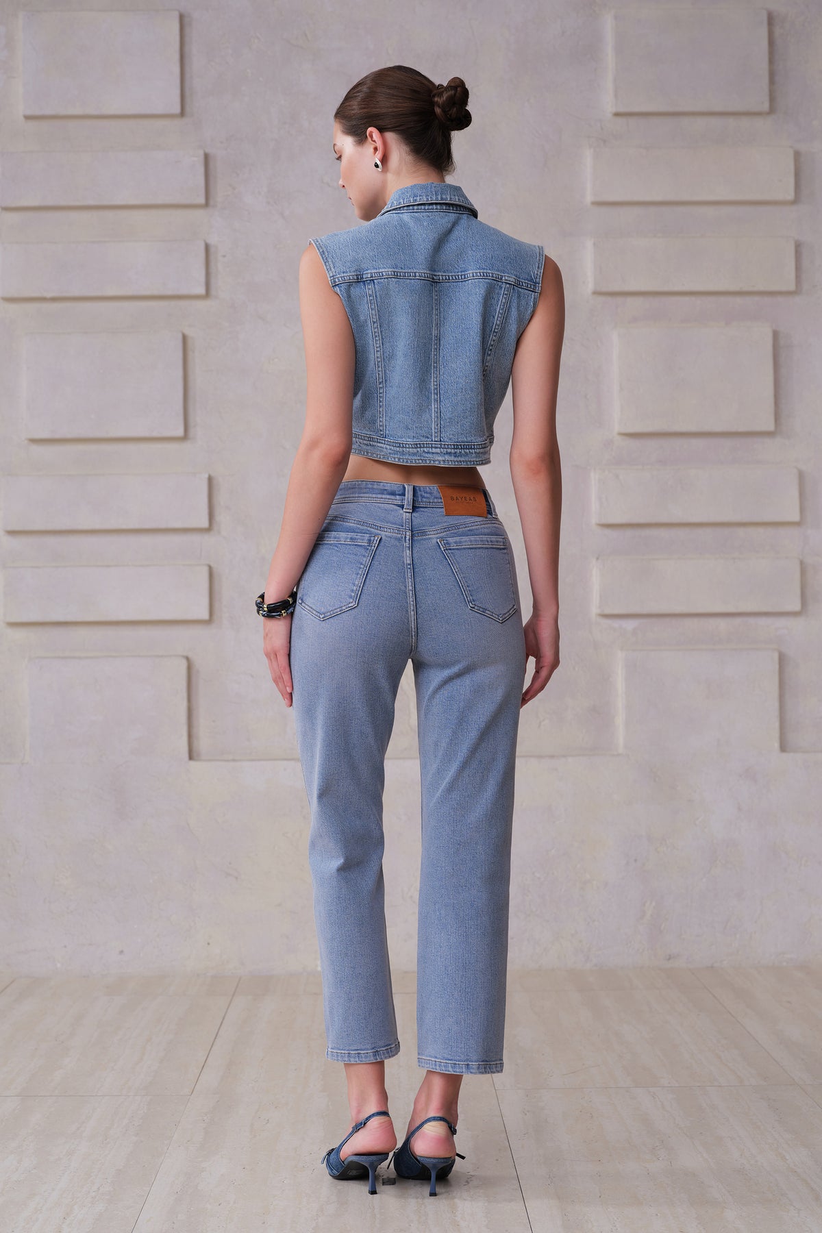 HONG KONG HIGH RISE STRAIGHT CROPPED JEANS BYT5356