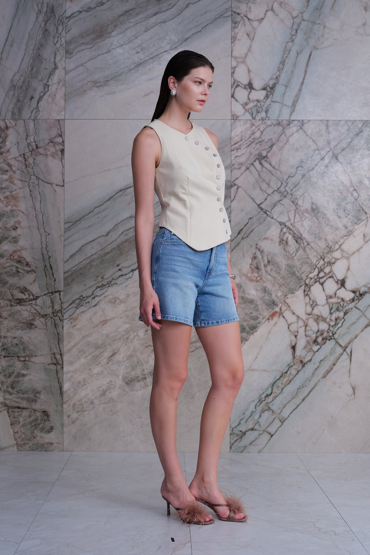 MIAMI SUPER HIGH RISE A LINE DENIM SHORTS BYH6156
