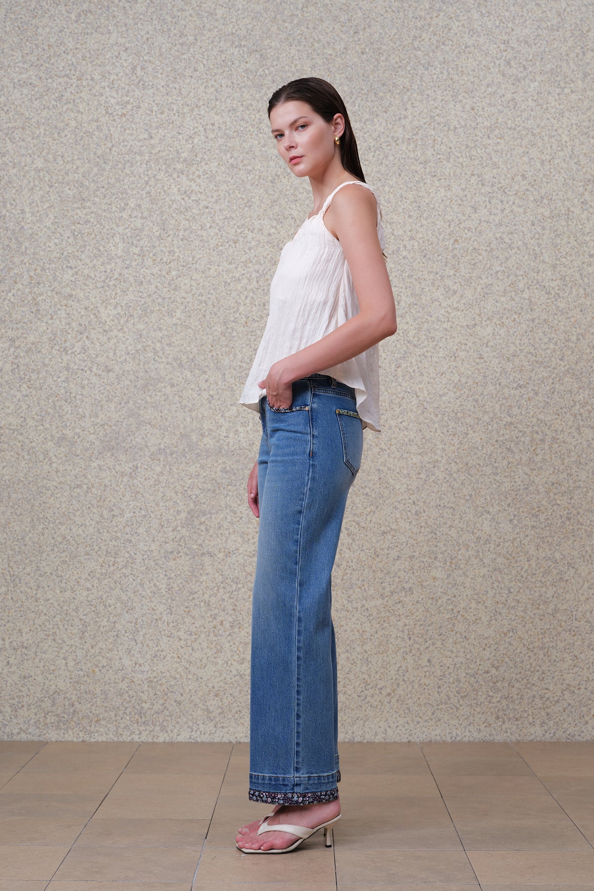 HONG KONG M-HIGH RISE ANKLE CUFFED STRAIGHT JEANS BYT5354