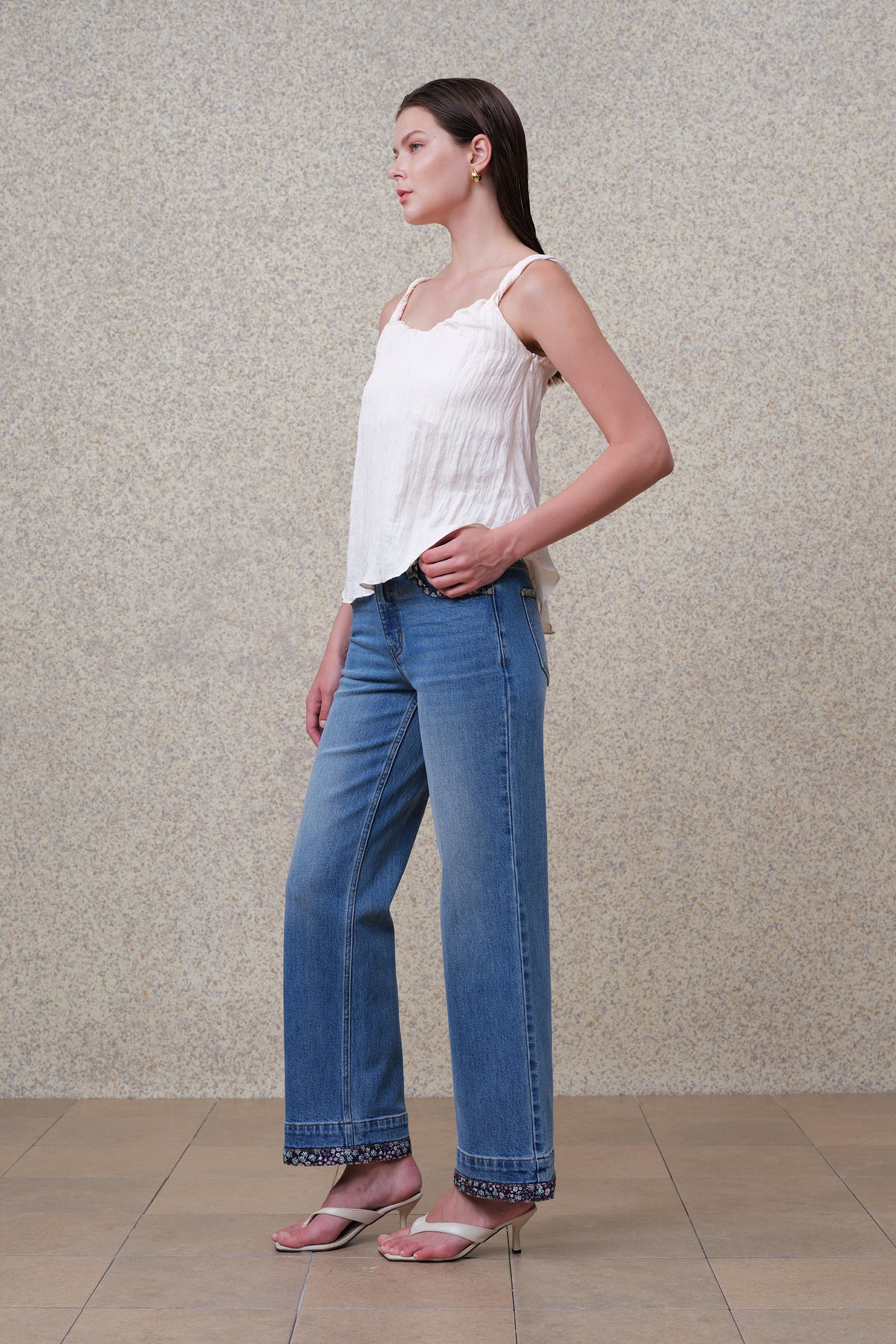 HONG KONG M-HIGH RISE ANKLE CUFFED STRAIGHT JEANS BYT5354