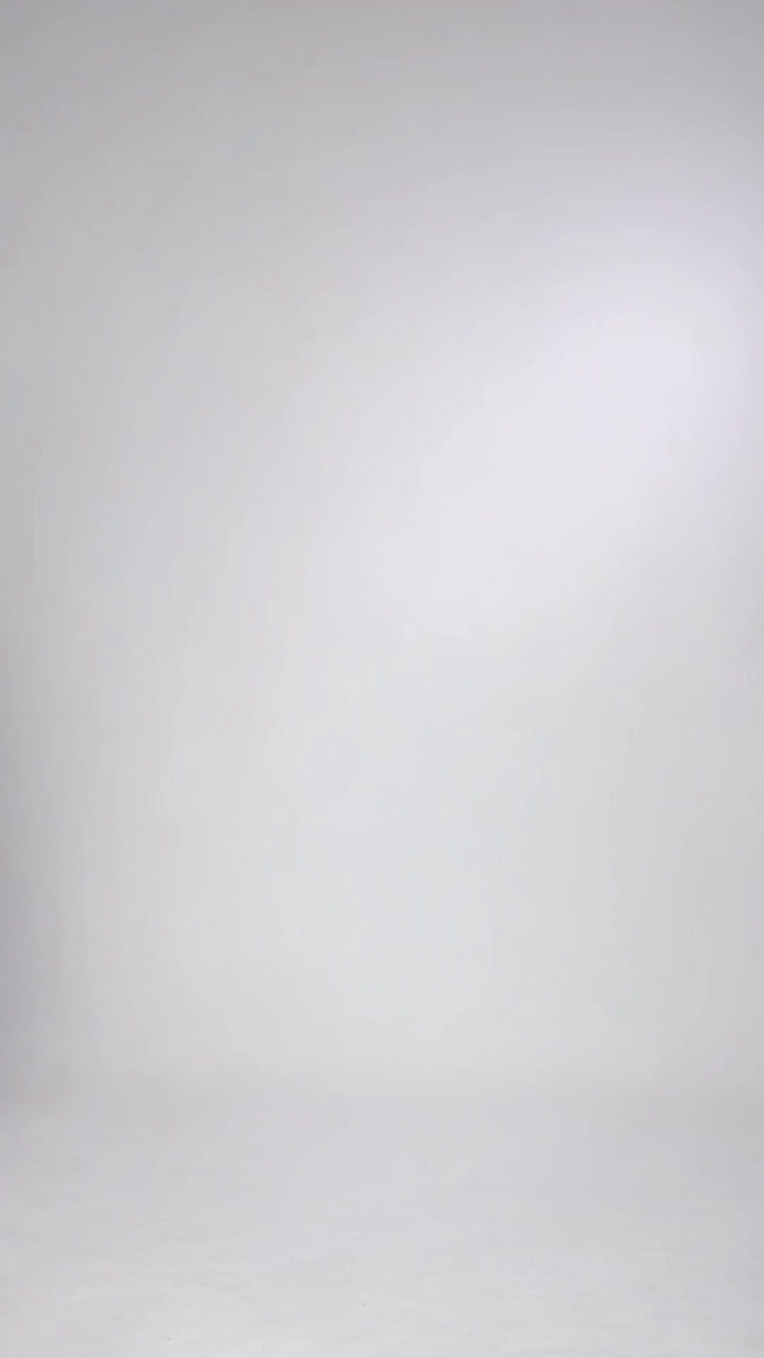 NEW YORK 30" FLORAL Fashion Product Video