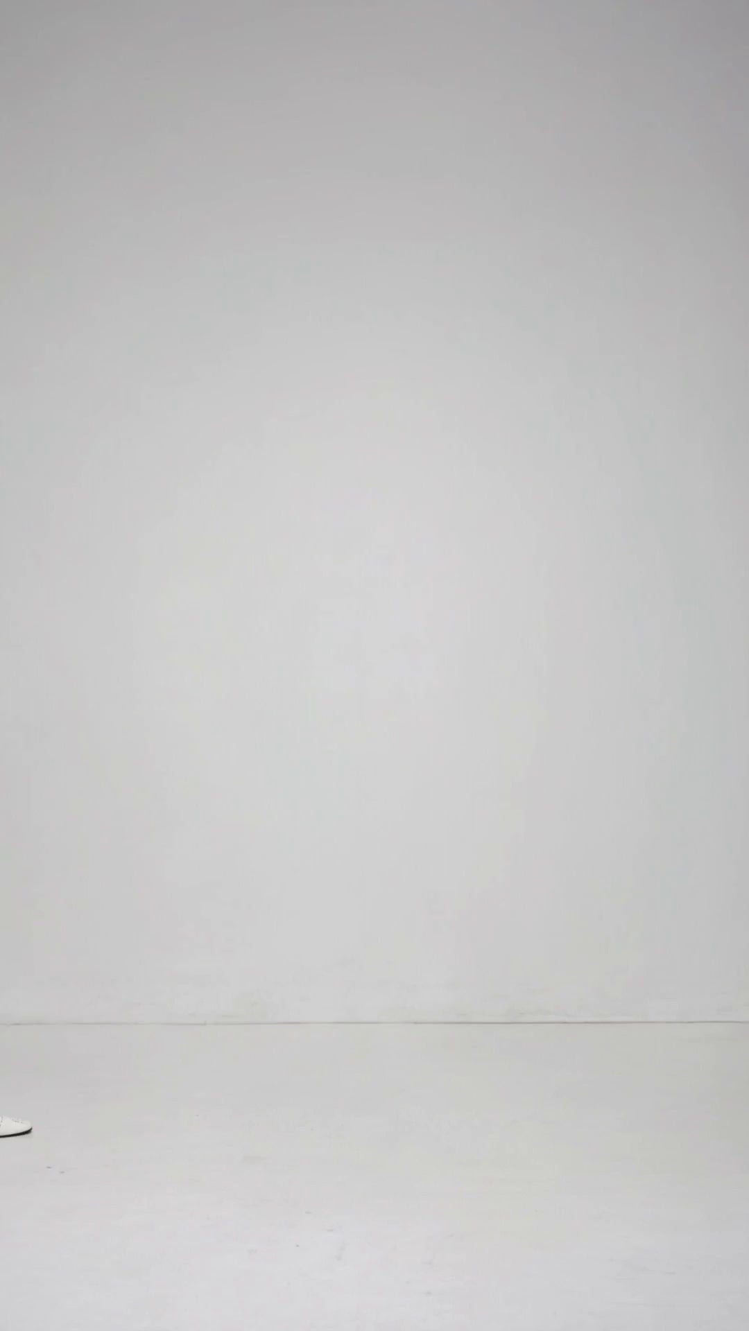 MID RISE STRAIGHT Fashion Product Video