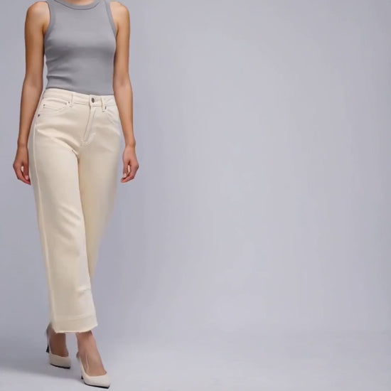 MID RISE BARREL LEG DENIM JEANS 32'' Fashion Product Video CUT