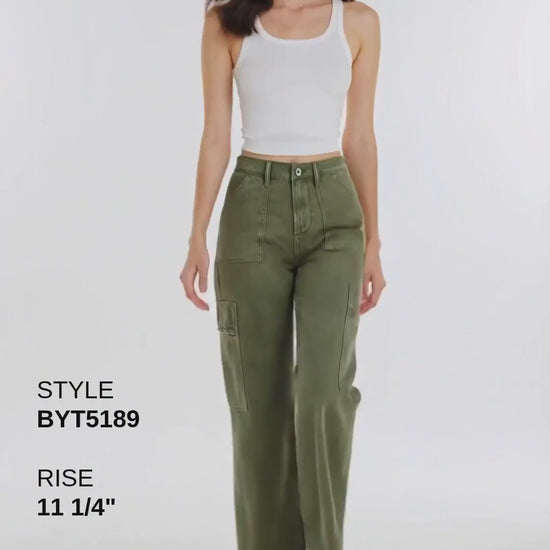 HIGH RISE STRAIGHT LEG Fashion Product Video CUT